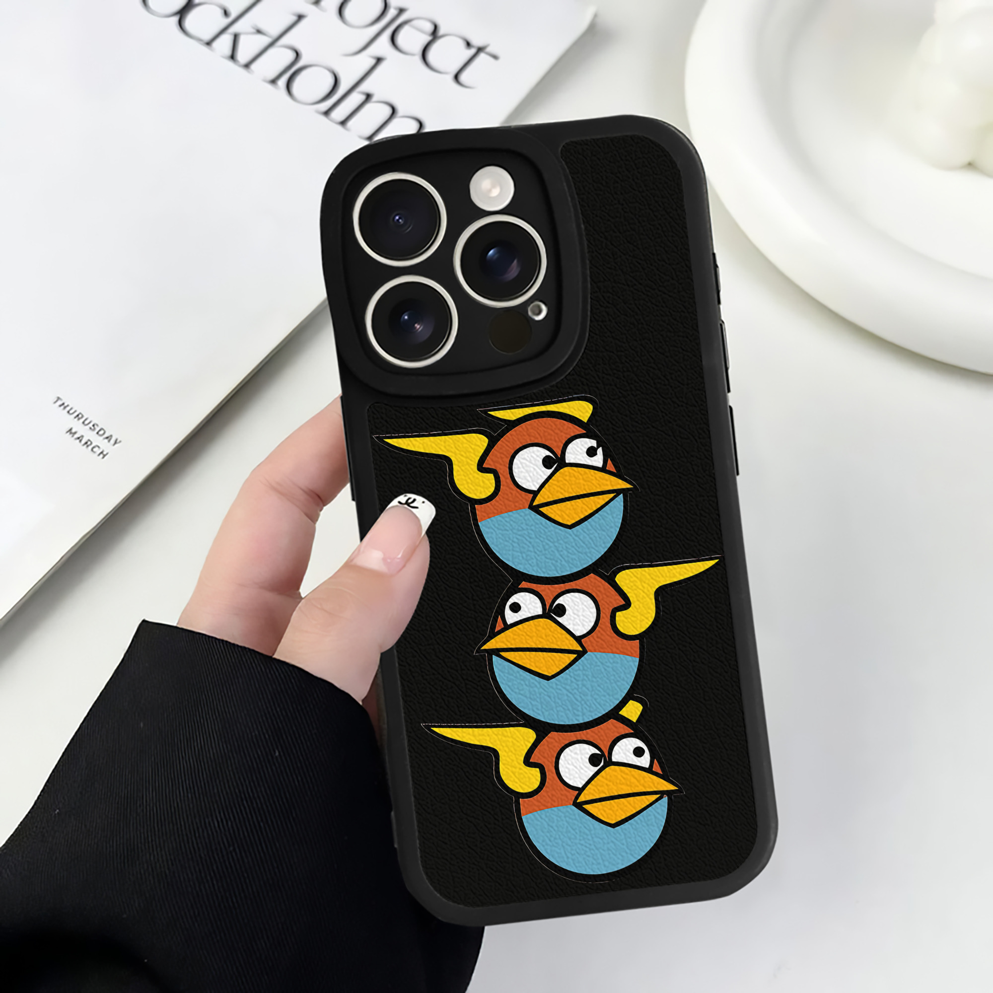 （画像用） Angry Birds アングリーバード 【iPhone 16シリーズ対応】シリコンスマホケース（レザー調） 材質：シリコン
